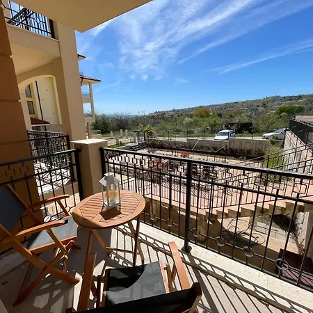 Sun -byala Sp Lejlighed *